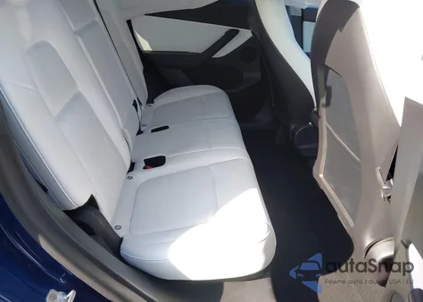 2022 Tesla Model Y Performance Dual Motor All-Wheel Drive z USA, uszkodzony, nr VIN 7SAYGDEF4NF399946